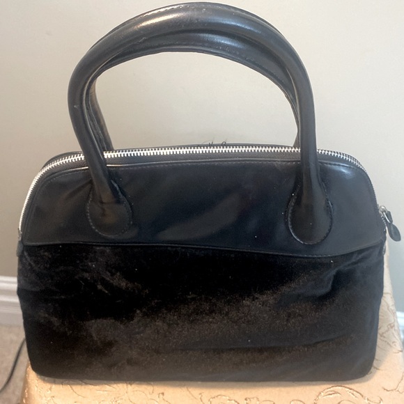 Isaac Mizrahi beautiful velvet/leather/ needle point - Picture 3 of 9